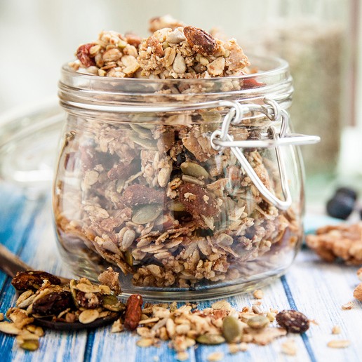 Energizing Granola Recipe | Rogers & Lantic Sugar